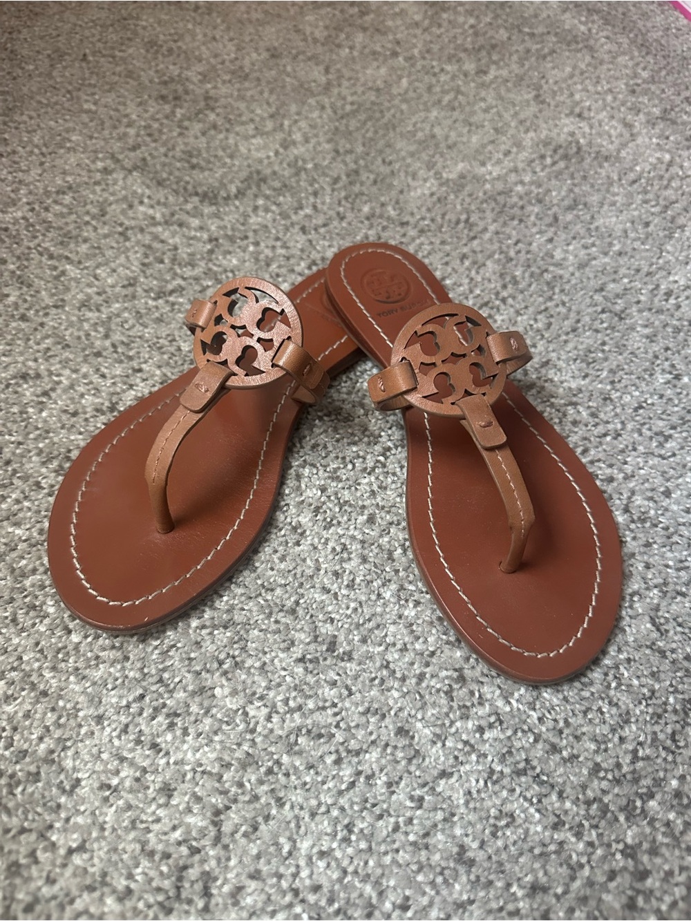 Tory Burch Women's Brown Leather Logo-Style Thong Sandals